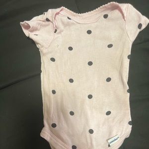 CUTE newborn onesie⭐️⭐️
